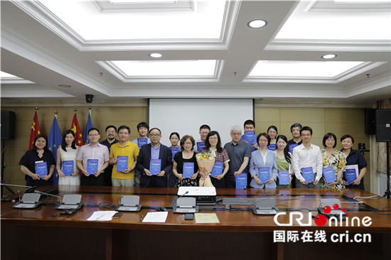 《意大利蓝皮书：意大利发展报告（2022-2023）》发布 学者专家齐聚为中意合作建言献策_fororder___172.100.100.3_temp_9500041_1_9500041_1_1_93222a32-21f6-409c-9324-8e9d0a51e5dd.JPG