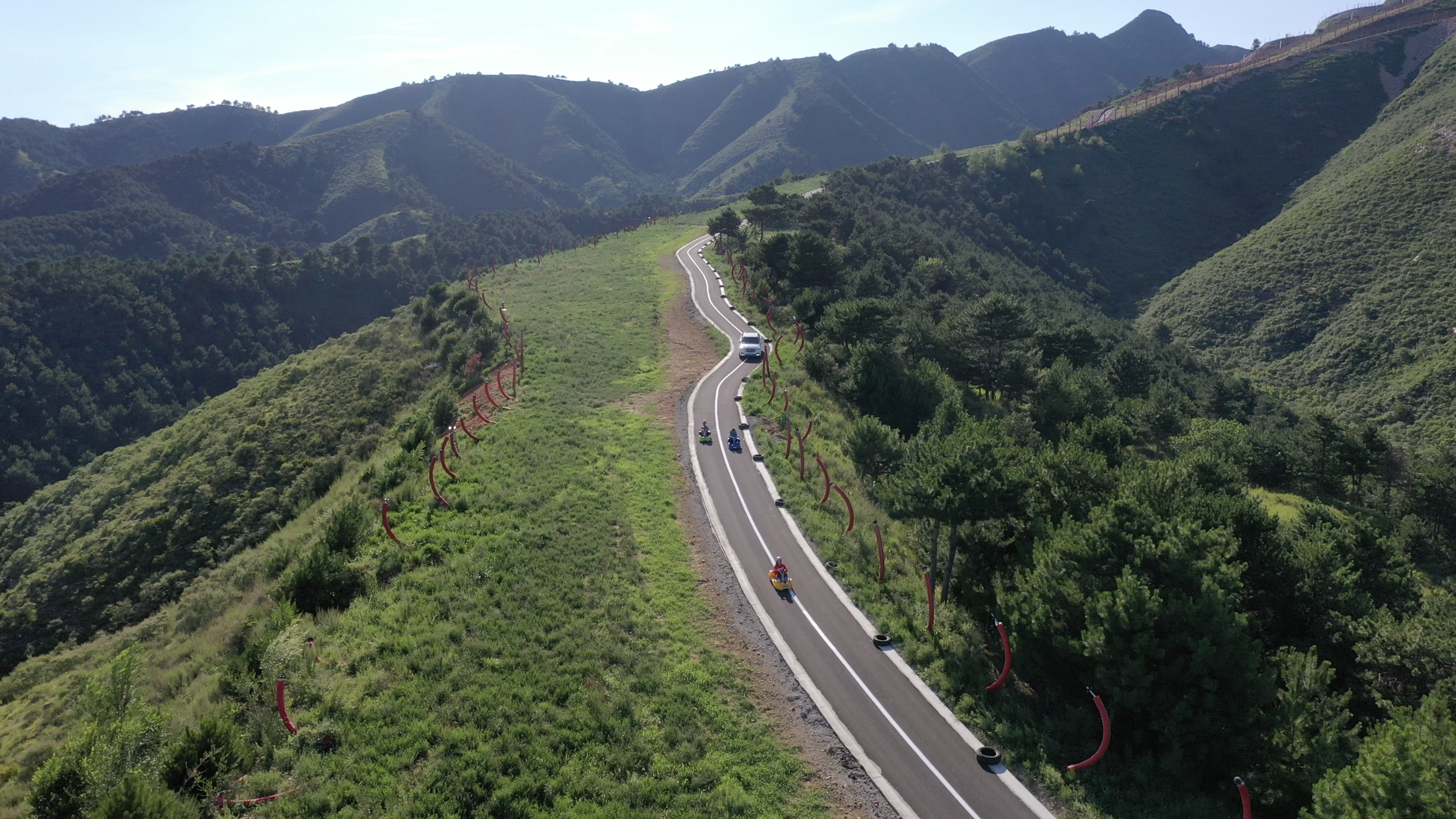 河北涞源：夏日经济走俏旅游市场_fororder_4