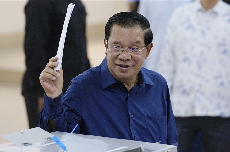 洪森宣布将卸任柬埔寨首相职务 洪马内将出任新首相