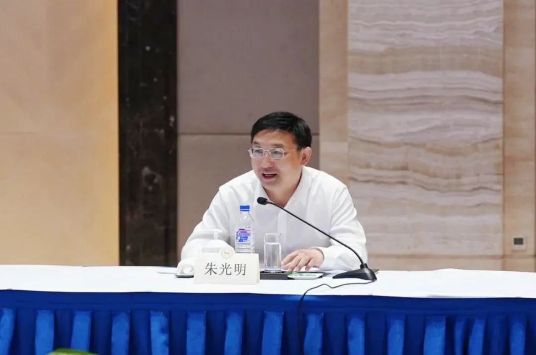 长春汽开区党政主要领导与深圳大学杰出校友考察团开展座谈交流