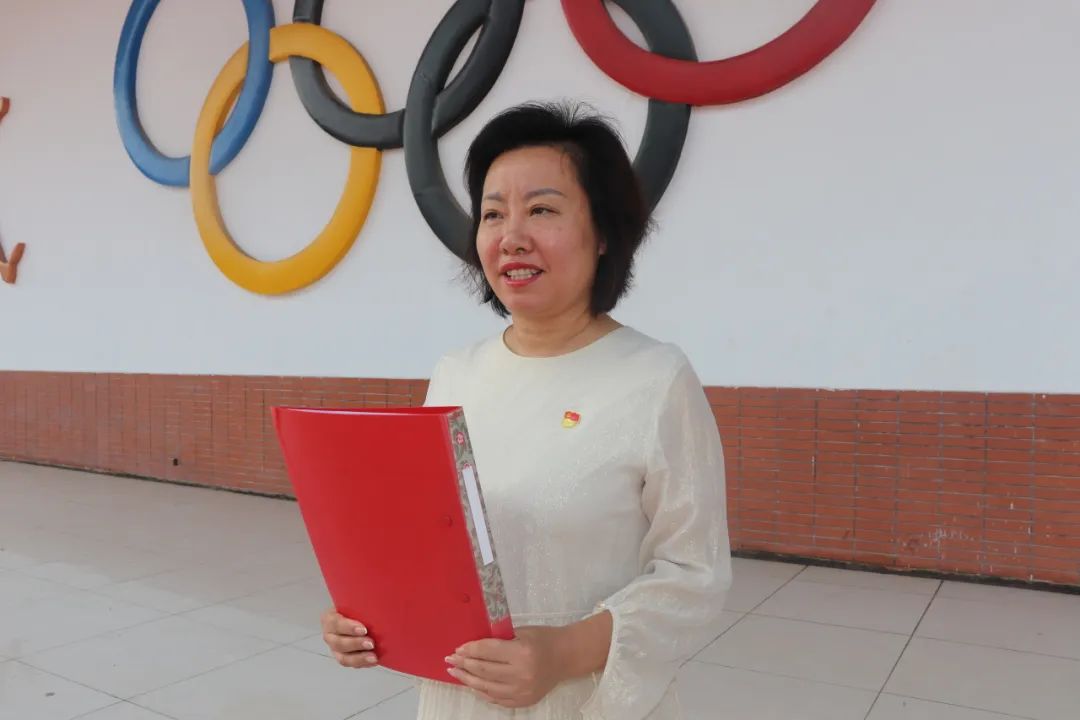 逐梦未来 强国有我——石家庄外国语小学开学典礼暨第一次升旗仪式_fororder_640 (3)