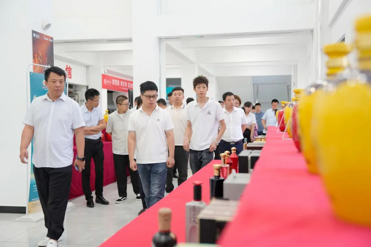 陕西柳林酒业集团召开2023年西安营销公司全员学习培训暨思想动员表彰大会_fororder_图片16