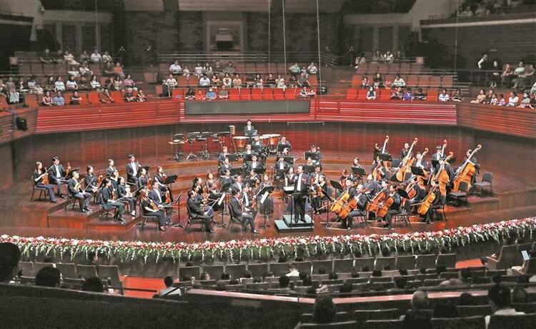 深圳市2023教师节公益交响音乐会精彩上演_fororder_f294c2eb-9eb3-4822-b19a-0571f3c625d6