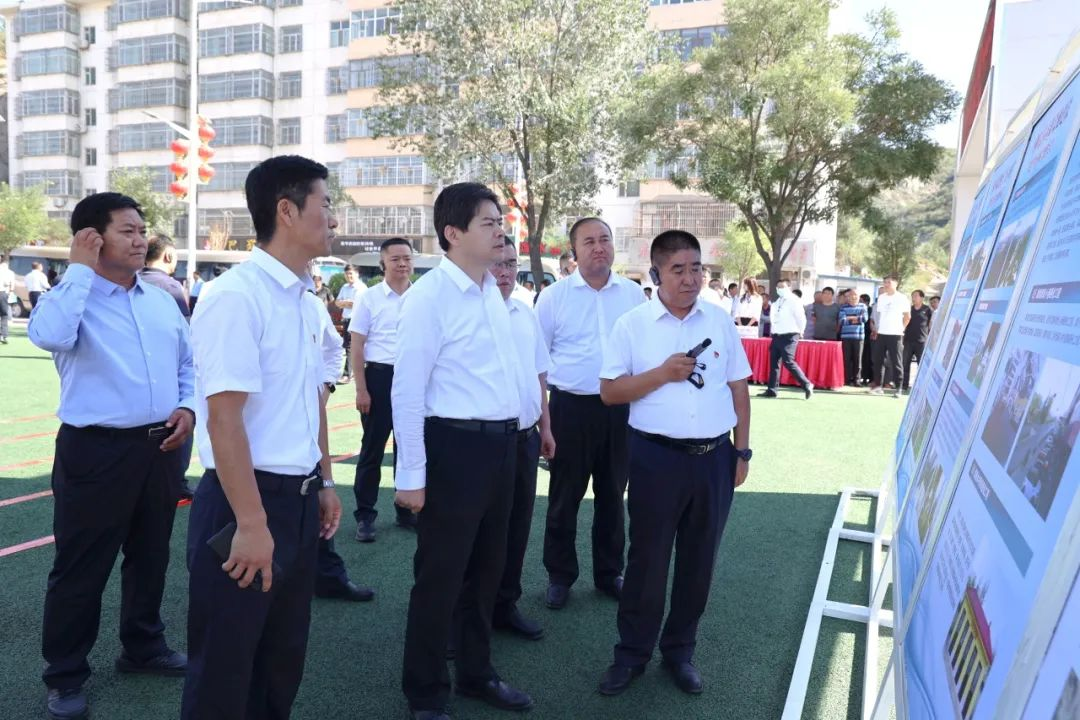 府谷县召开巩固拓展脱贫攻坚成果同乡村振兴有效衔接工作现场推进会_fororder_3