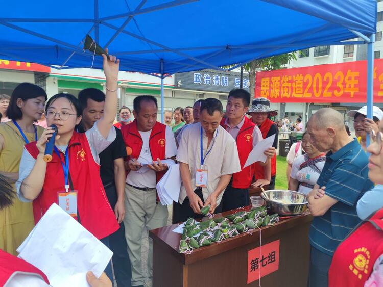 广西凤山：强化后续管理 万名农民变“新市民”_fororder_8CC64D80-574A-43F1-A542-8AC2506DF170