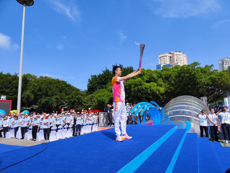 杭州亚运会火炬今天在温州传递