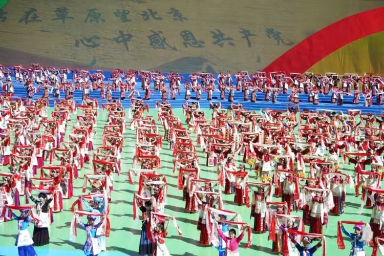 四川省阿坝藏族羌族自治州成立七十周年庆祝大会举行_fororder_WechatIMG1728