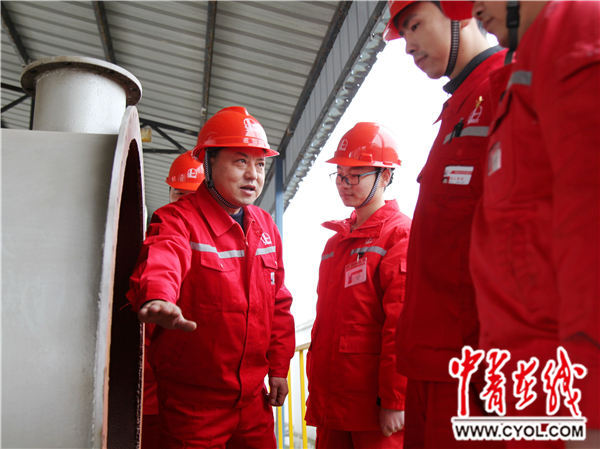 【中国梦·大国工匠篇】“门外汉”变“首席技师”：新时代“王进喜”的进化论