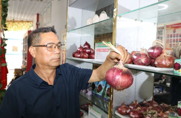 从“逛会”到参展 农高会让农民老罗变身育种家_fororder_微信图片_20230818165552