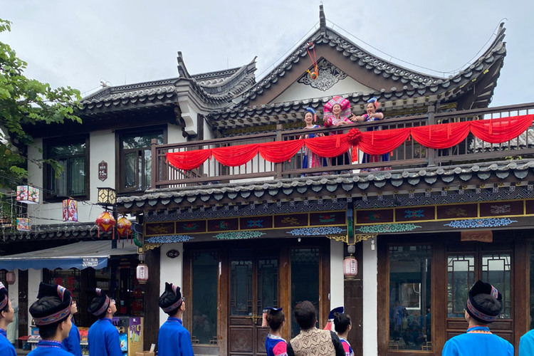 广西靖西：传承七夕民俗 邂逅绣球情缘