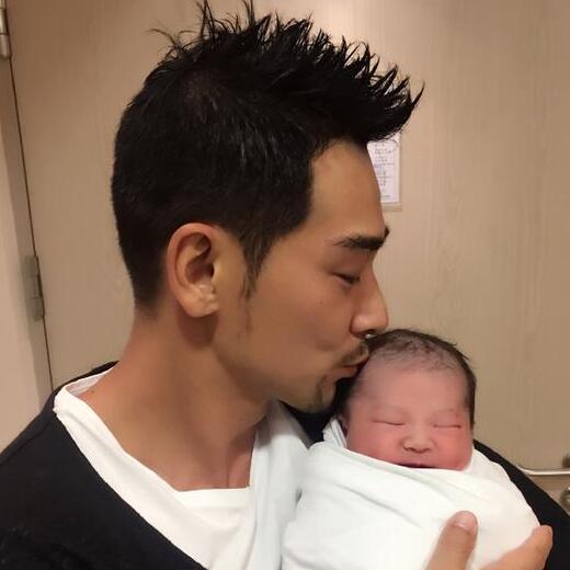 赵文卓微博报喜妻子第三胎生女 名为LUNA