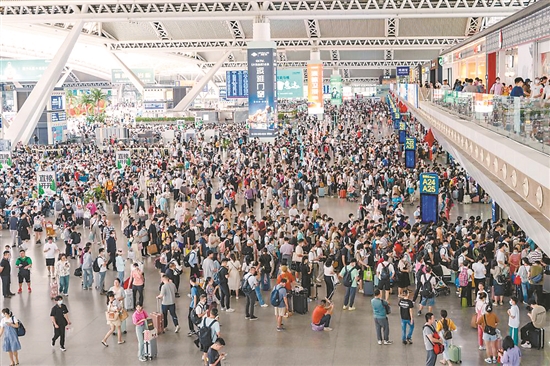 广铁暑运发送旅客超9000万人次_fororder_10309663_dzzzz1_1692694032736_b