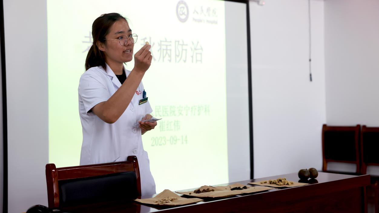 沧州市新华区：爱心义诊进社区 便民服务暖人心_fororder_图片5