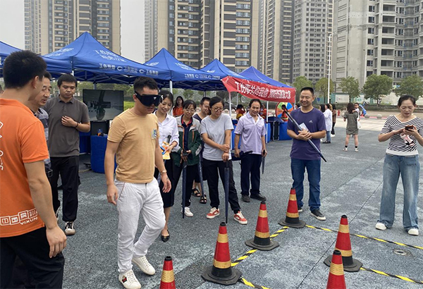 资阳：沉浸式体验讲预防 零距离宣传话安全_fororder_宣传活动现场-摄影-张婷婷