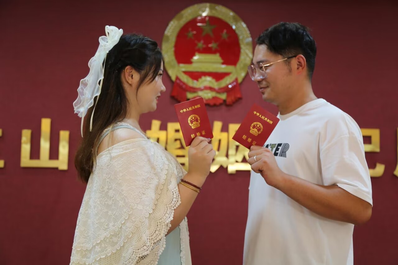 山东：简约大方，我们这样过七夕