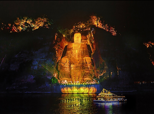 天府旅游名县——乐山：半城山水半城绿 半是游园半是家_fororder_乐山大佛