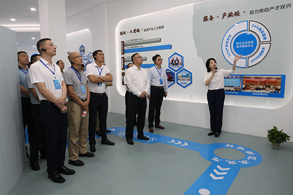 德阳市罗江区举办投资促进推介会 签约4个项目_fororder_mmexport1693182250843