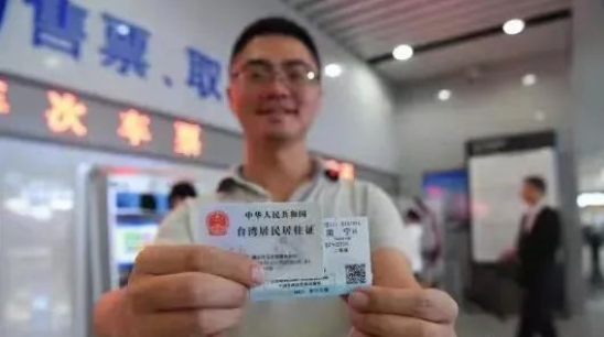 日月谭天 | 这两条路，分别指向和平与战争