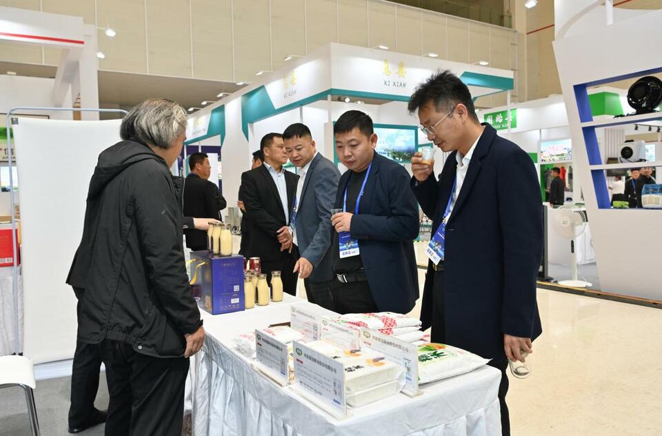 【客户端转发】签约项目30个，总投资431.8亿元！2023信商大会暨豫闽台企业家高峰论坛成功举办