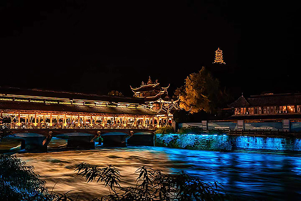 “边赏灯边玩夜” 成都这份最美夜景打卡攻略请收藏_fororder_都江堰南桥广场-供图-成都市城管委