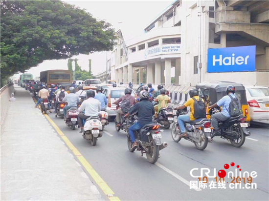 图片默认标题_fororder_印度街头的海尔广告牌2