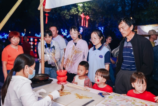看南京龙袍新城蝶变 龙袍蟹黄汤包登上全国“四季村晚”_fororder_图片22_副本