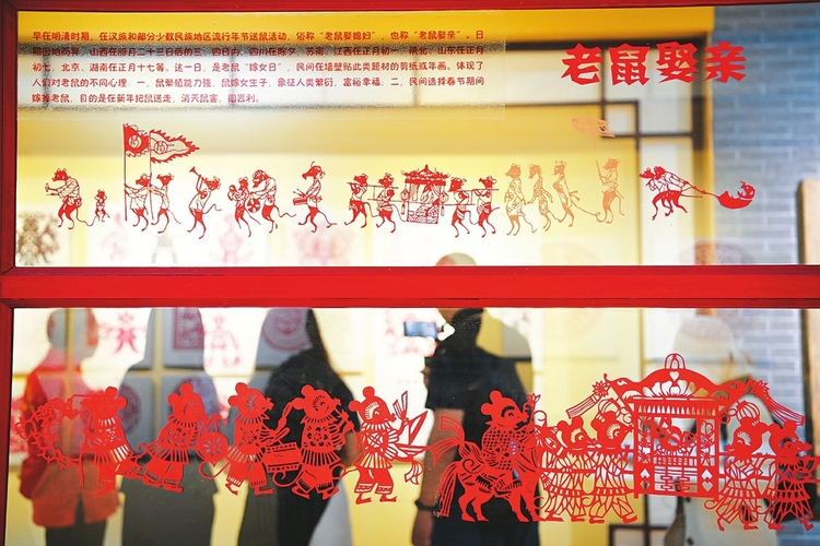 大同：广灵依托剪纸生产龙头企业培训剪纸从业人员9800余人_fororder_5b0e8dd94c56736785e649de33c4cc4b