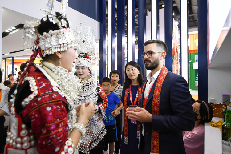 外媒关注：多国积极参加服贸会开拓商机