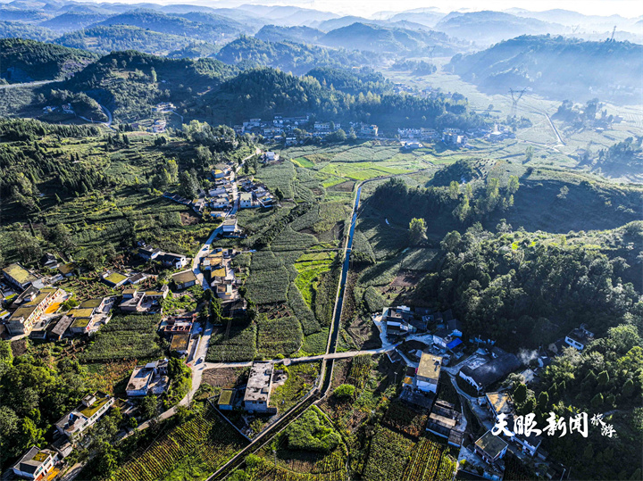 多彩秋色｜贵州黔西：宛如仙境的彝山苗寨