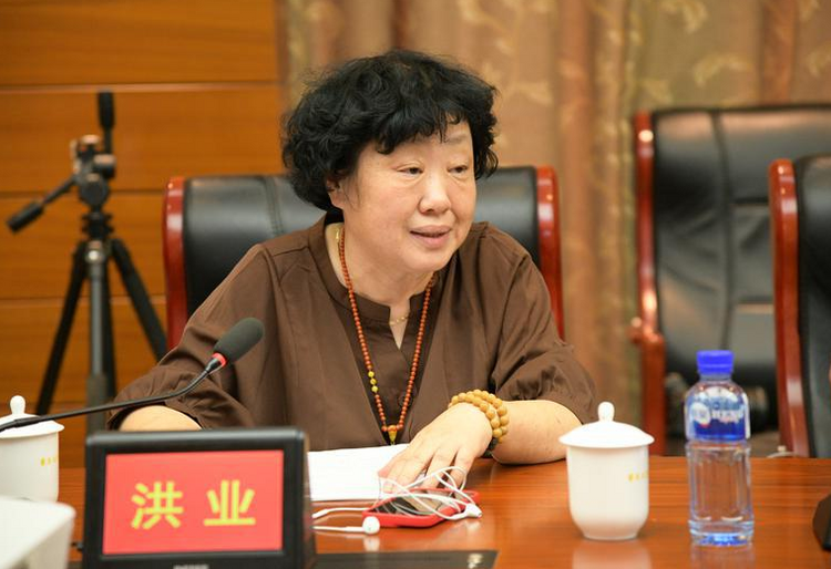 一场群英会，九位文艺大咖，为了这个话题共聚烟台！