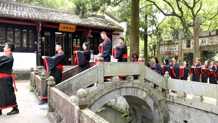华夏银行南昌分行工会启动江右文化系列之旅第一程——“匡庐寻教·白鹿习礼”研学活动_fororder_17