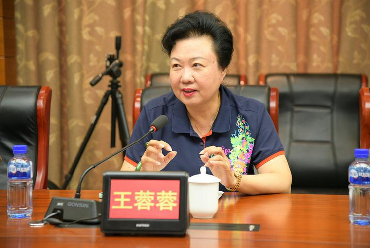 一场群英会，九位文艺大咖，为了这个话题共聚烟台！