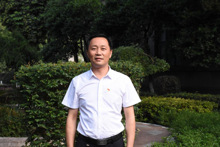衡山县委书记戴新贤：变“摊大饼”为“做精品”，力争3年实现制造业税收翻番_fororder_图片1