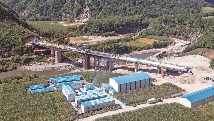 白山：做强绿色产业 加快建设践行“两山”理念试验区_fororder_吉林焦点3-8ba0a309-291a-49bc-b3f1-e1051bdd3232