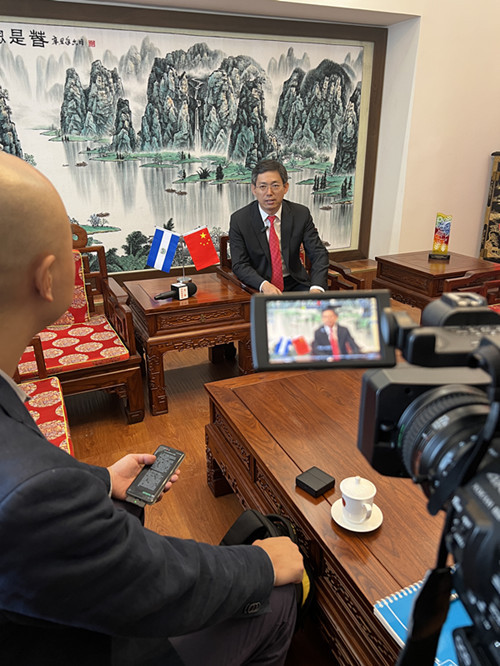 直通使领馆 | 中国驻萨尔瓦多大使张艳辉：过去五年的中萨关系发展不同凡响