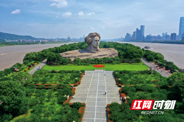 全国游客向她“花式表白”，甜爆了！