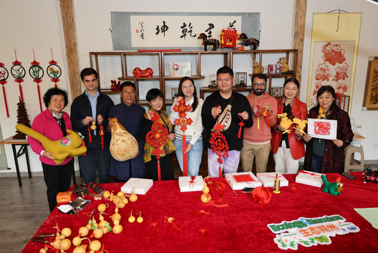 海外融媒走读朔州 | 国体验官打卡最美生态园 看朔州如何绘制“绿色底片”_fororder_图片3