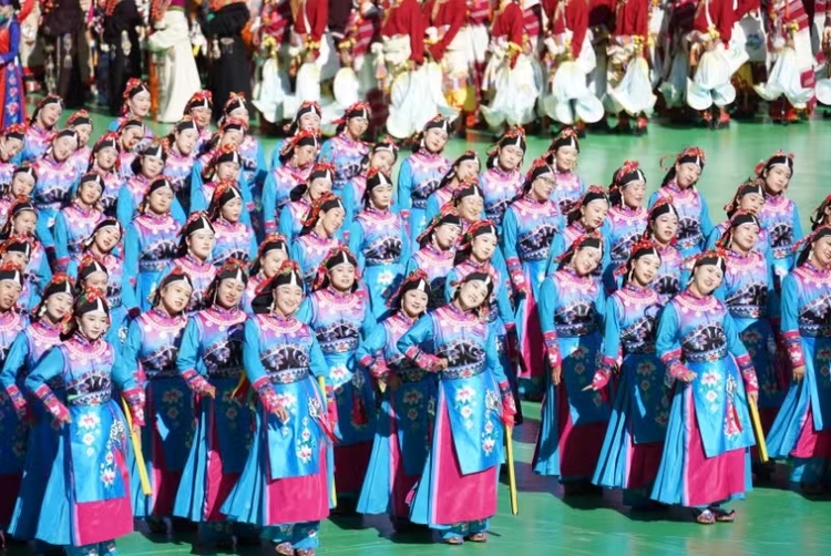 四川省阿坝藏族羌族自治州成立七十周年庆祝大会举行_fororder_WechatIMG1729