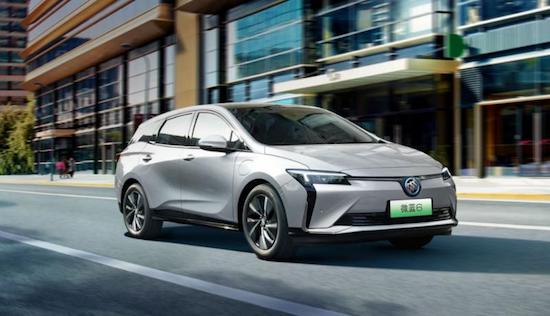 别克纯电轿车2024款微蓝6 430km版上市 限量特价9.98万元起_fororder_image002