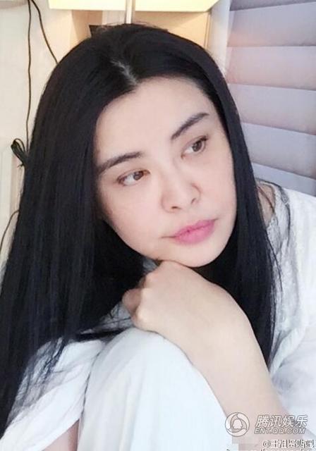 49岁王祖贤自拍近照曝光 长发披肩颜值回归_娱乐_腾讯网