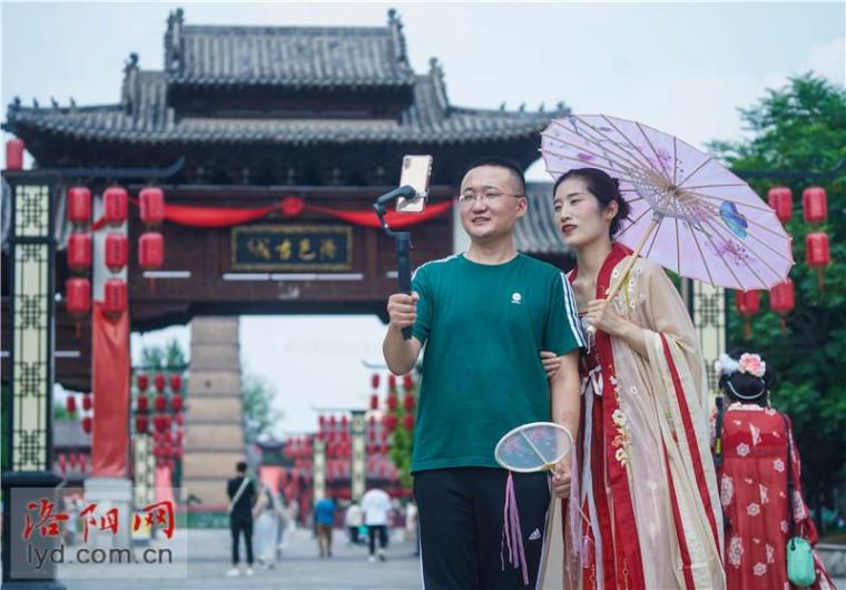 Promote Charm of Luoyang as Hanfu Trend Rises_fororder_图片6