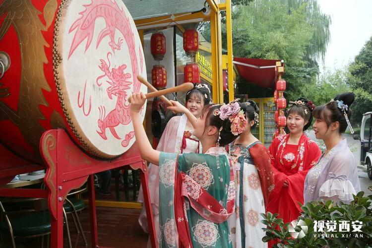 国风“诉”文化 唐宫迎“双节”文旅体验官提前感受“国风唐潮”之旅