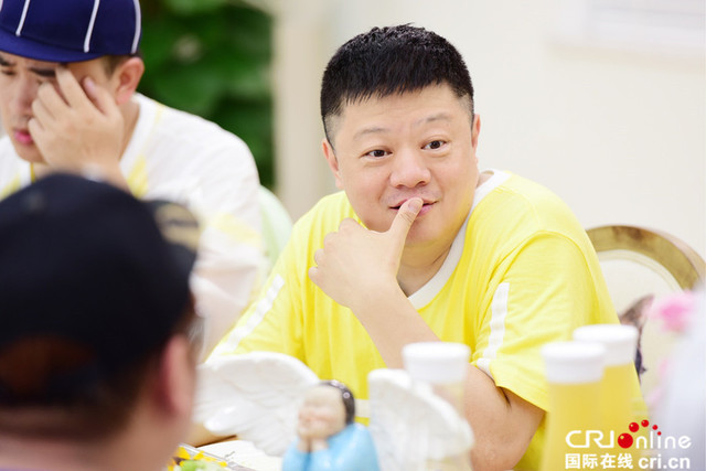 《拜拜啦肉肉》贾玲认真减肥拒绝跟马东“同流合污”