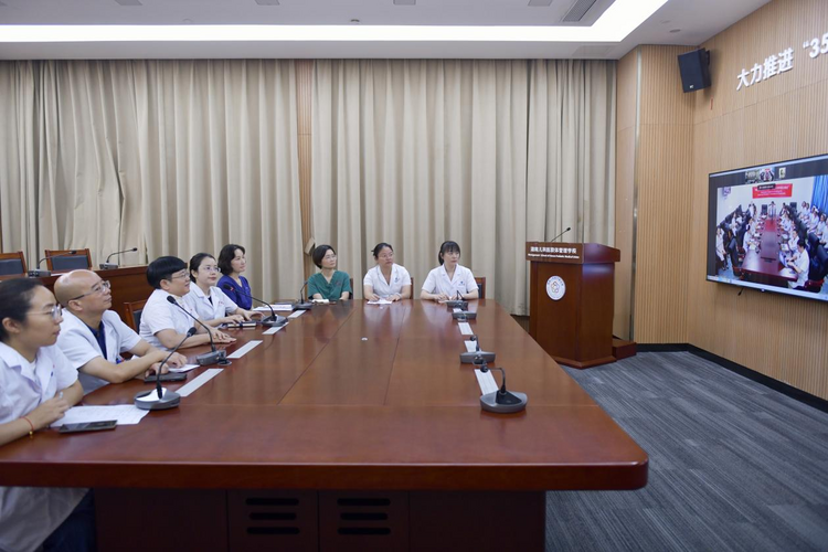 中国援助柬埔寨“新生儿专科能力建设项目”在金边启动_fororder_图片2