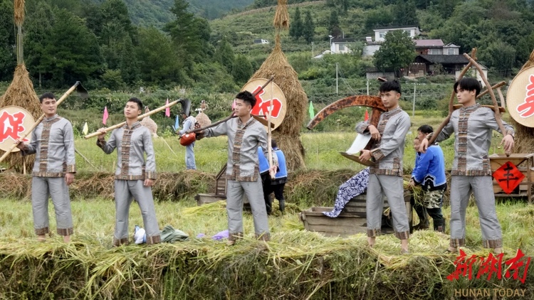 永顺县举行土家族晒龙谷暨农民丰收节_fororder_7777