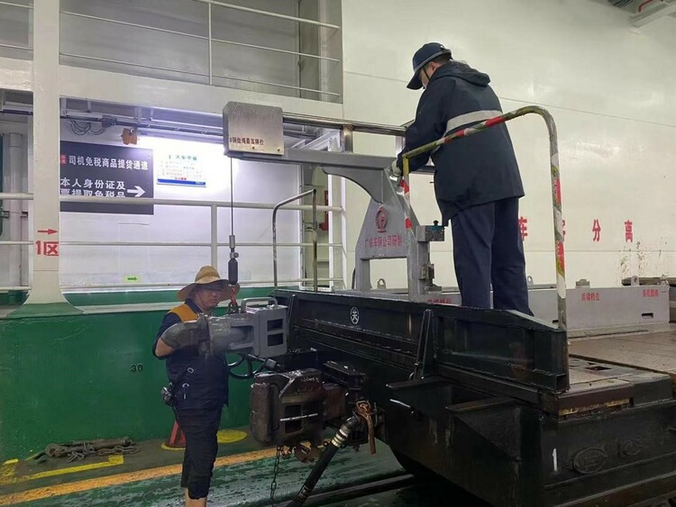 首套粤海轮渡过渡车钩换装装置投入使用 列车过海准备时间将缩短30%_fororder_3