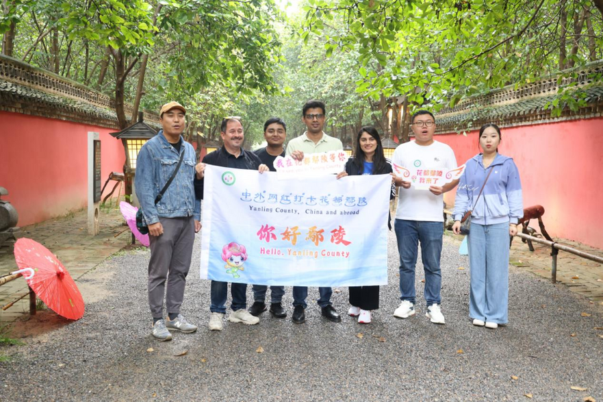 Chinese and Foreign Internet Celebrities Visit Yanling County_fororder_图片36