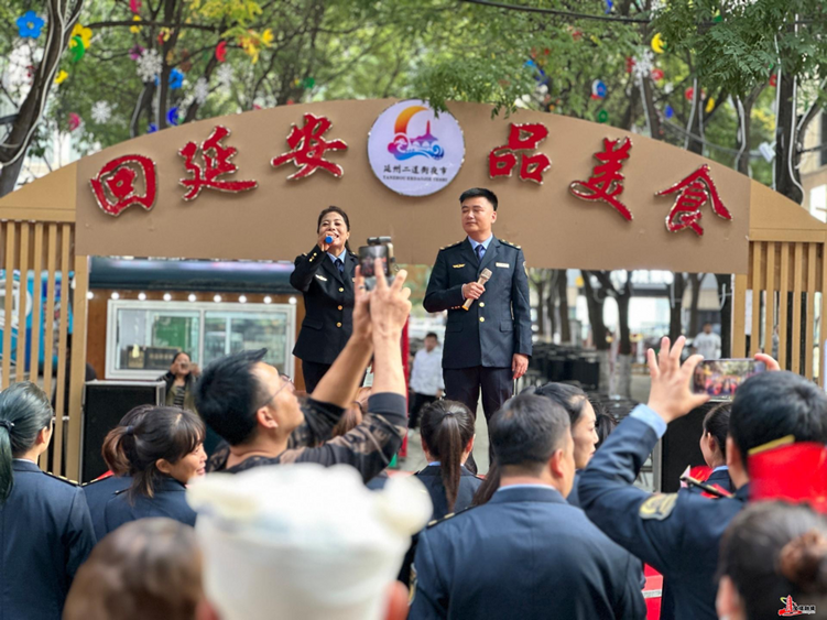 延安市宝塔区市场监管局开展“迎国庆 唱红歌 创食安”红歌快闪活动_fororder_图片2