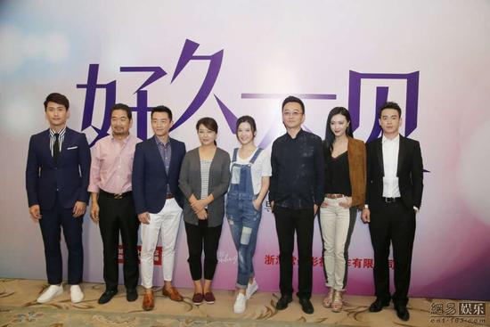 郑恺不知Baby要退出"跑男" 杨子姗盼明年办婚礼