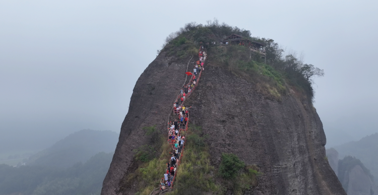 湖南崀山迎来国庆假期旅游高峰_fororder_图片1